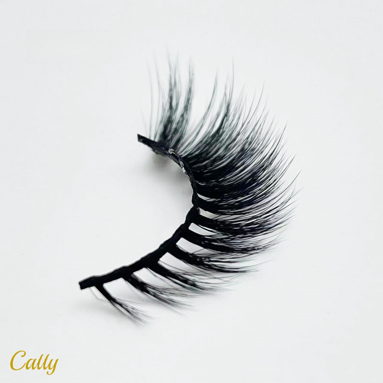 Catty ( Cat Eye 15-17mm Faux Mink Lashes )