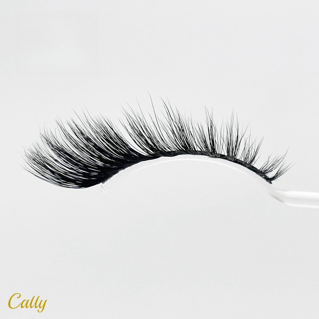 Catty ( Cat Eye 15-17mm Faux Mink Lashes )