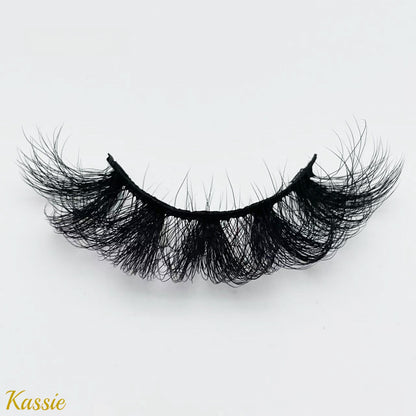 Kassie ( Fluffy D Curl 20mm Mink Lashes )